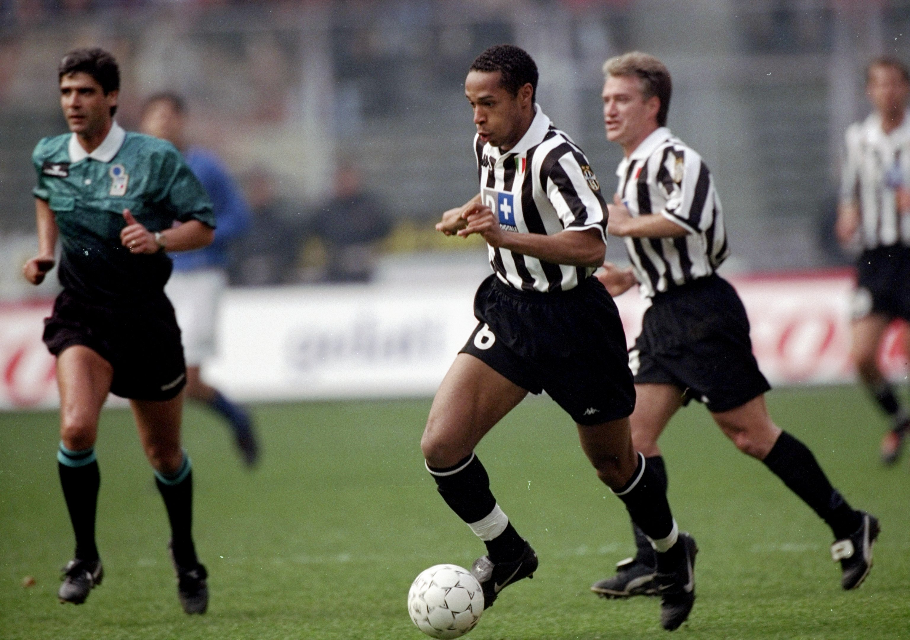 Thierry Henry con la maglia della Juve