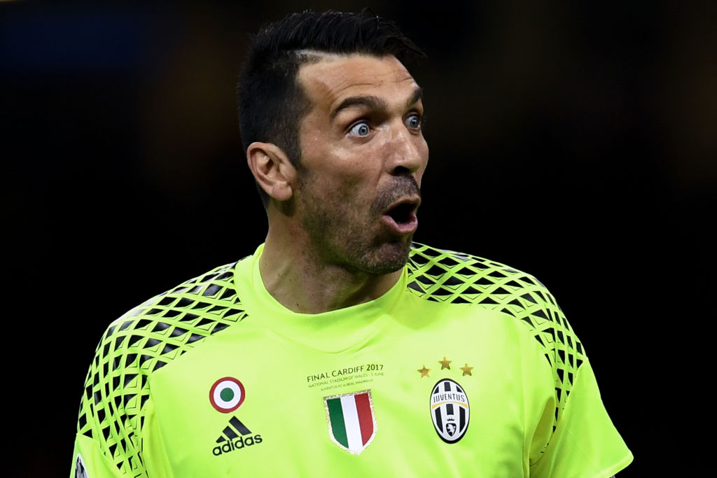 Buffon accostato al Leeds