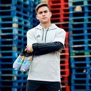 Dybala sigla un contratto con l'Adidas