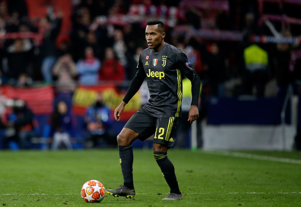 Calciomercato Juve: Alex Sandro potrebbe rientrare in qualche scambio.