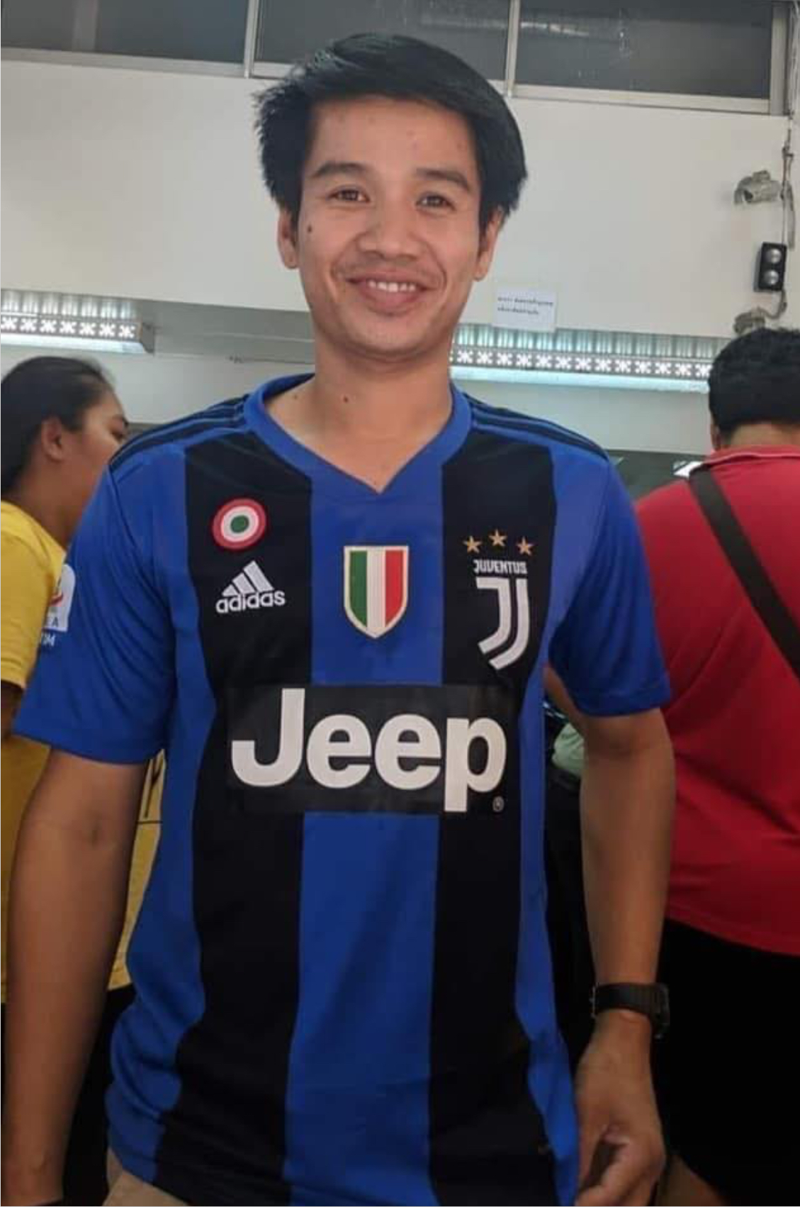 Maglia Inter con stemma Juve