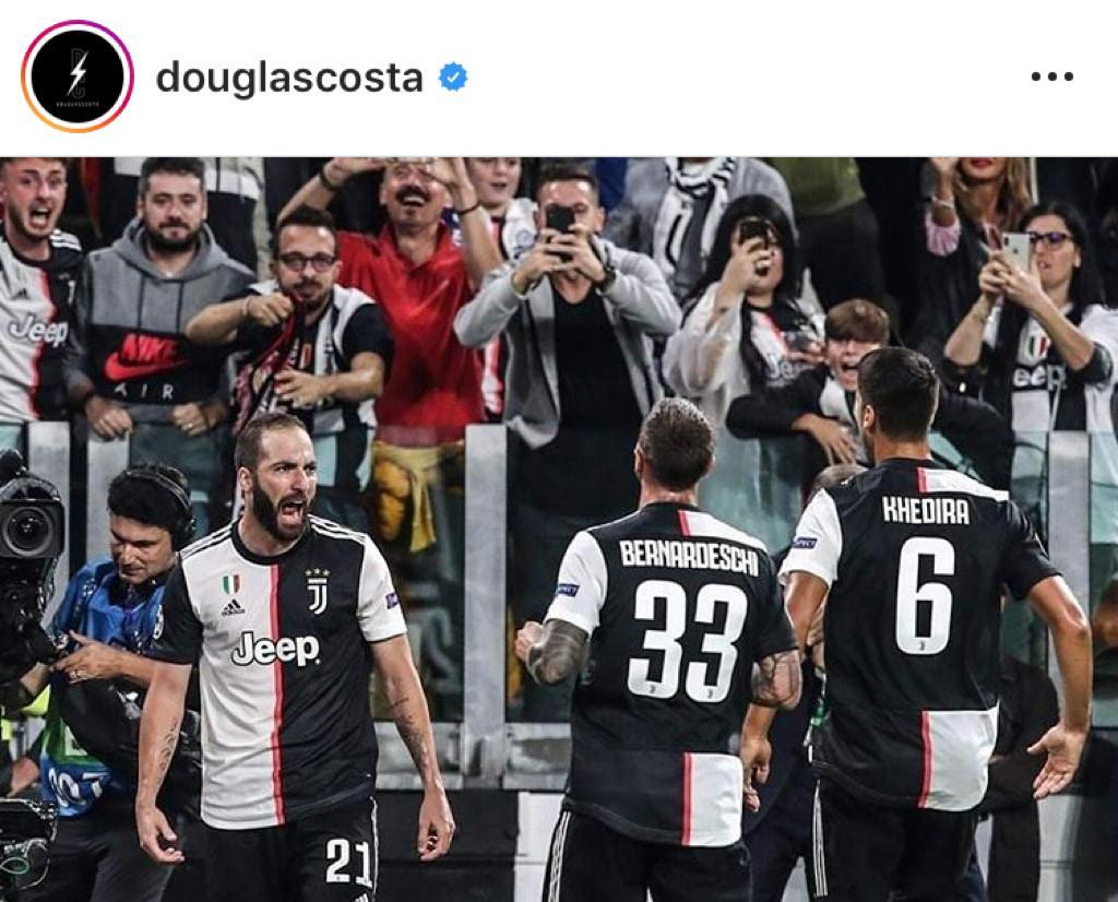 Post Douglas Costa