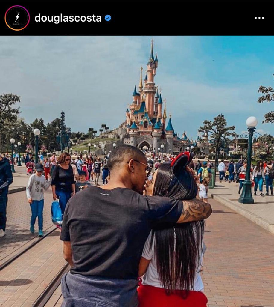 Douglas e Nathalia a Disneyland