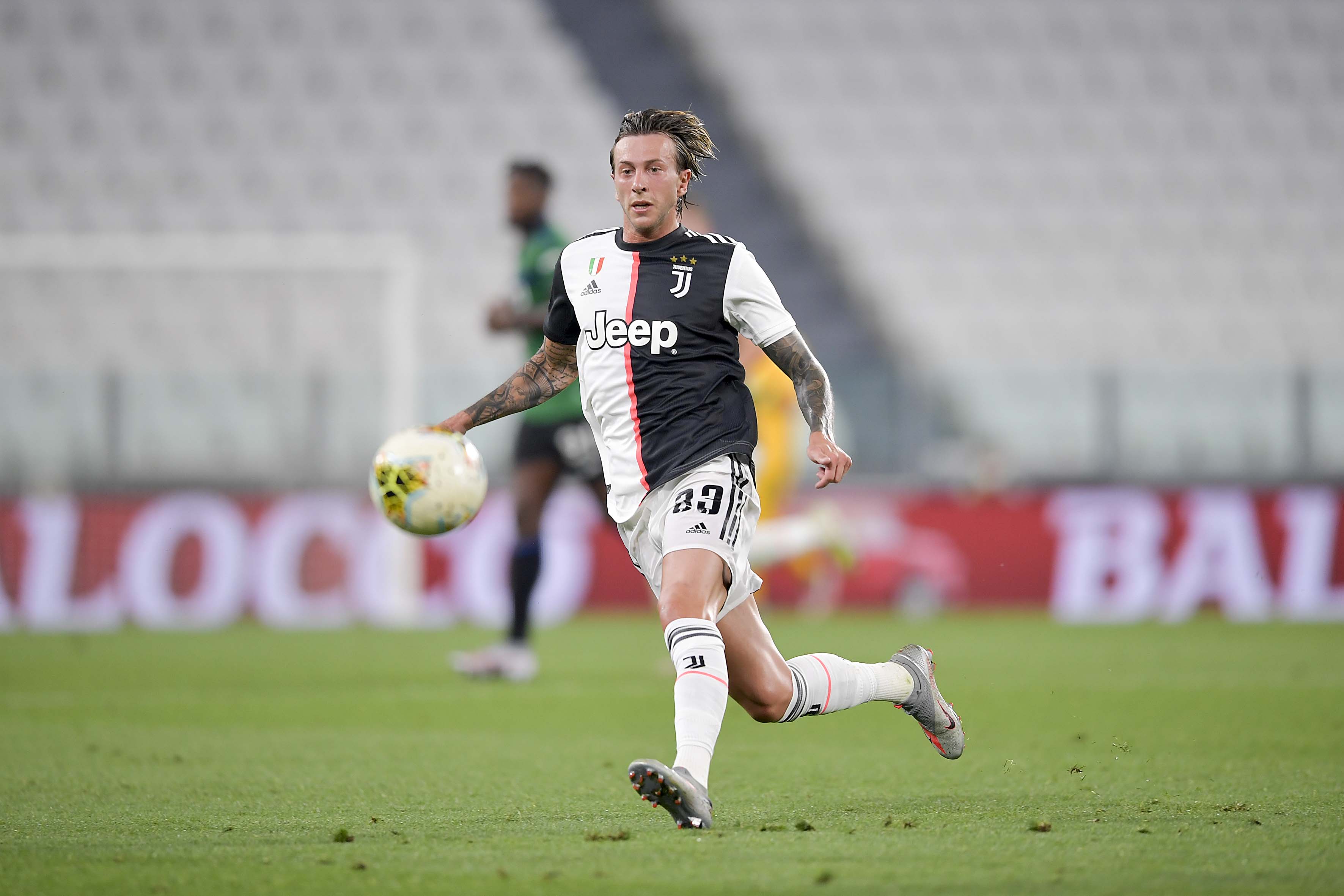 Bernardeschi in azione con la Juve