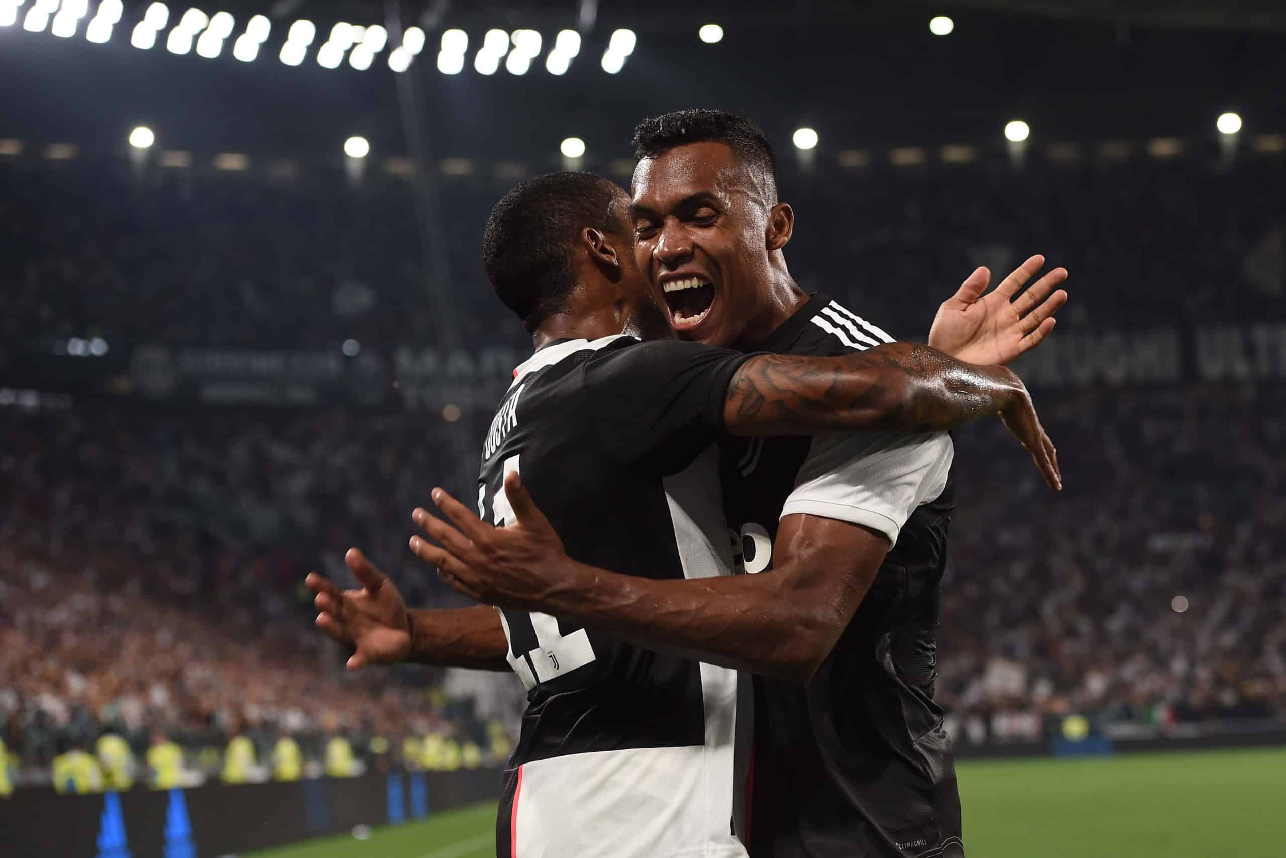 Alex Sandro e Douglas Costa