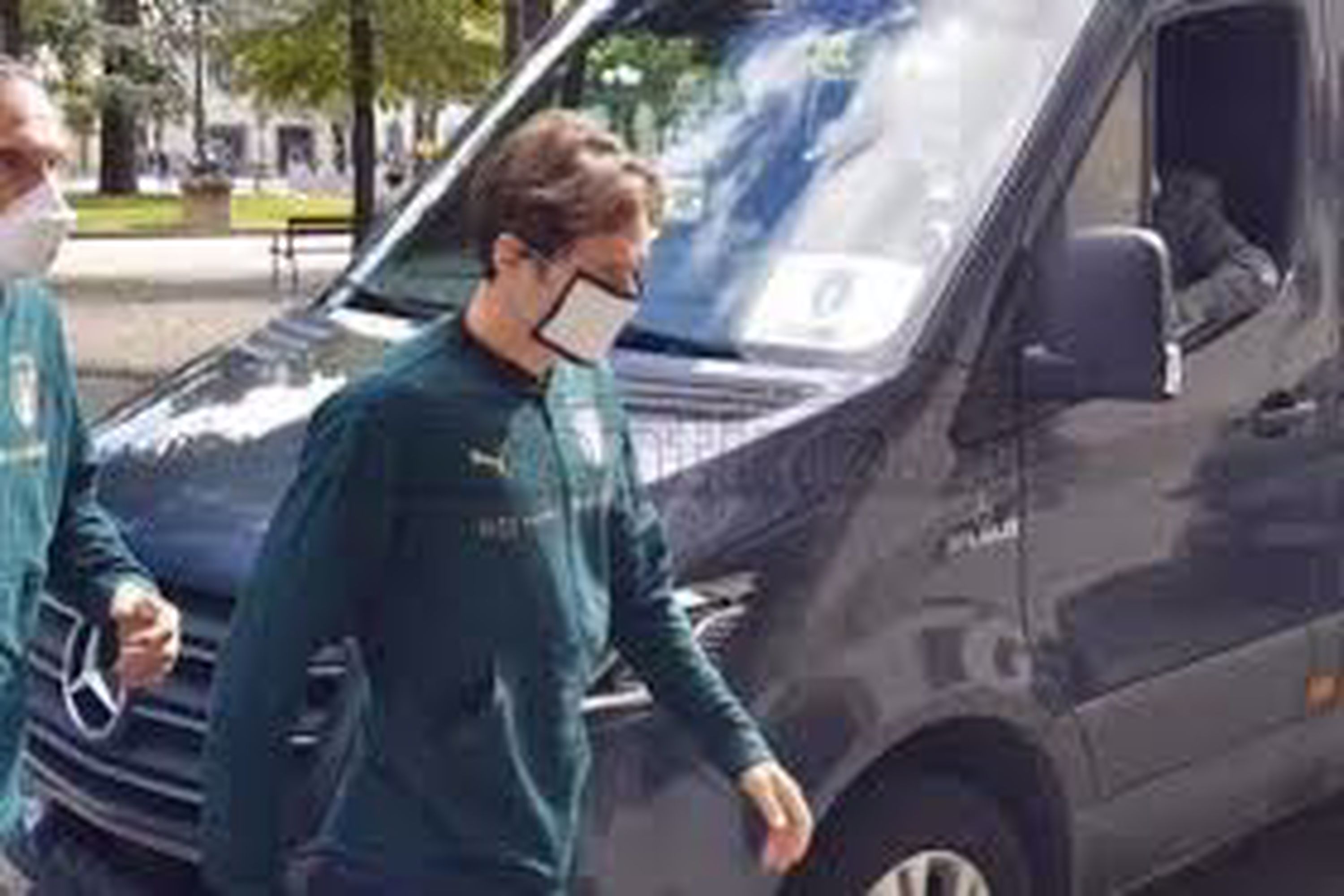 Federico Chiesa durante le visite mediche con la Juve