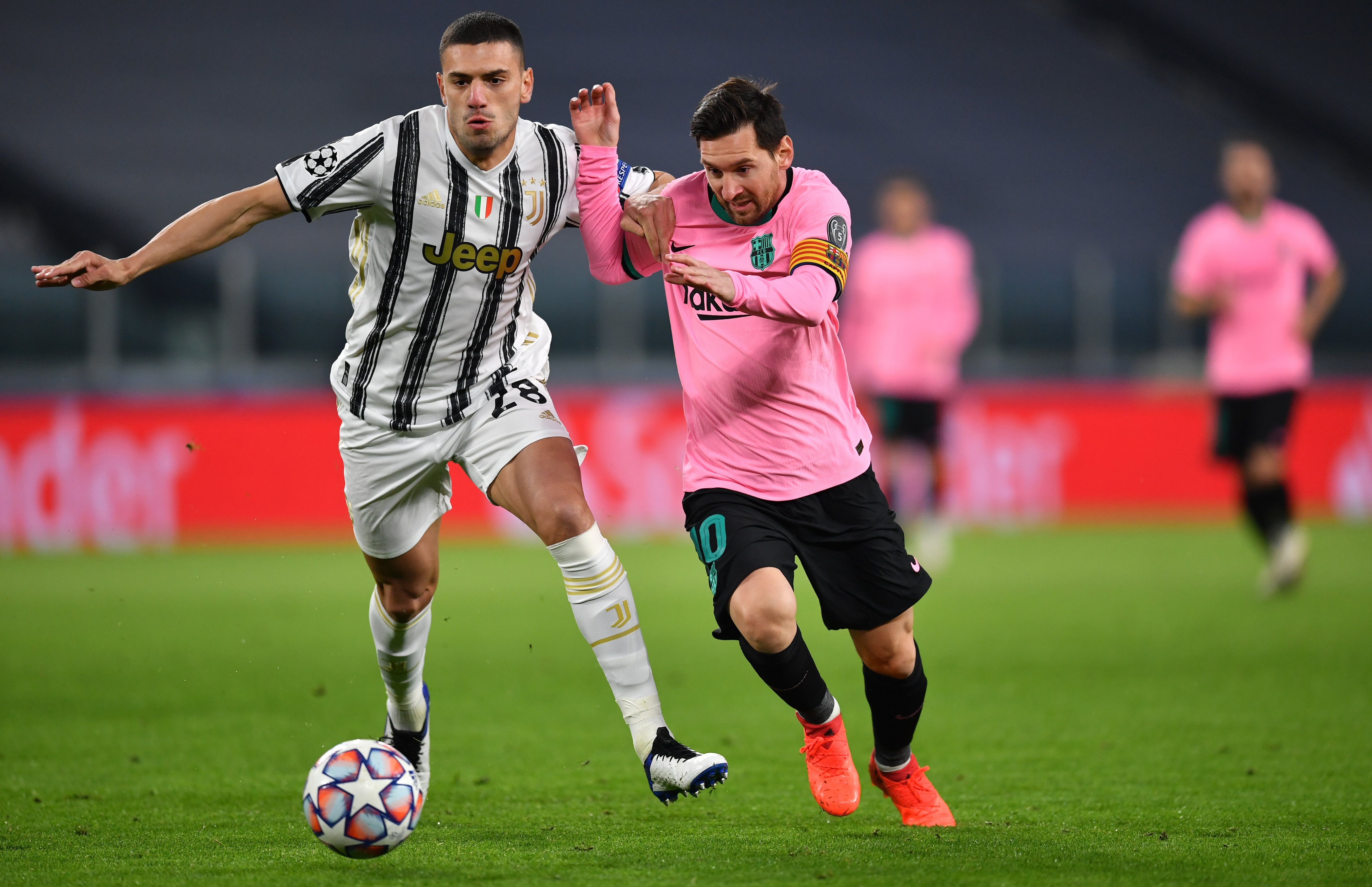 Demiral contro Messi in Champions