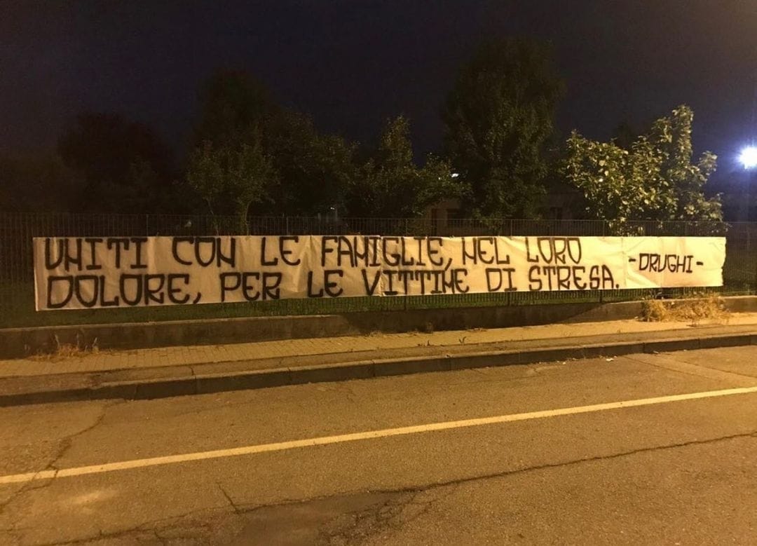 Striscione dei tifosi juventini