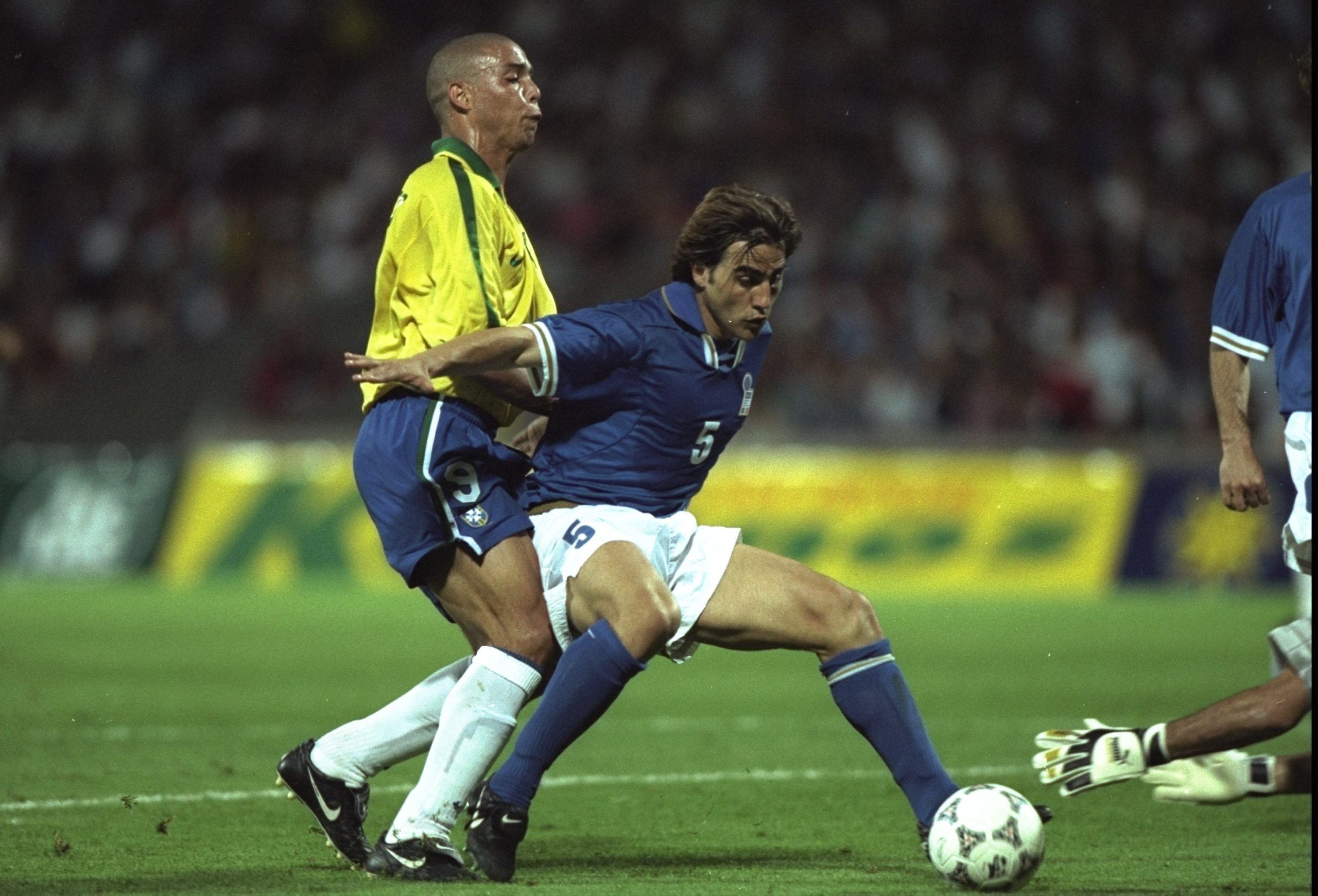 Fabio Cannavaro e Ronaldo in azione