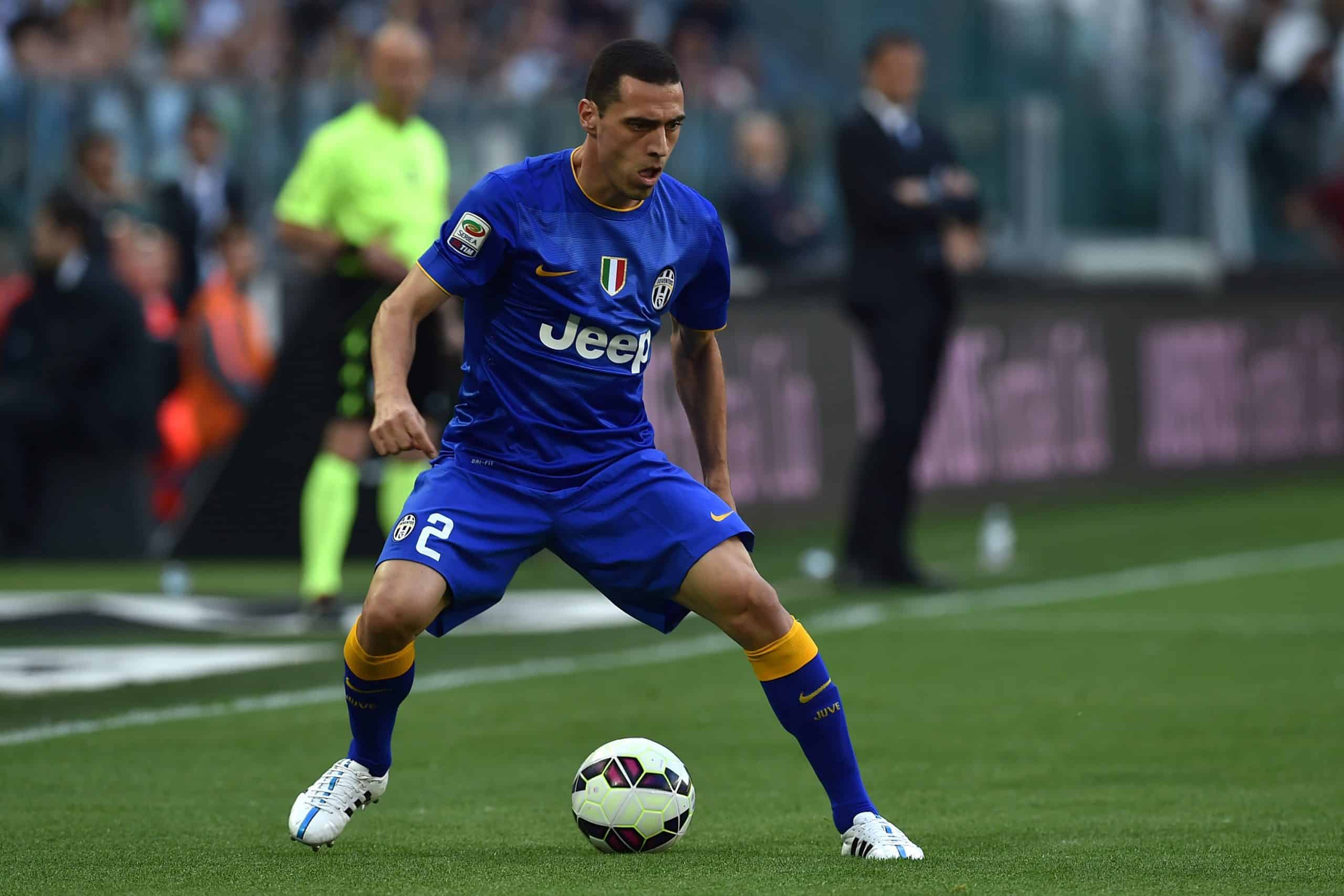 Romulo in azione con la Juve