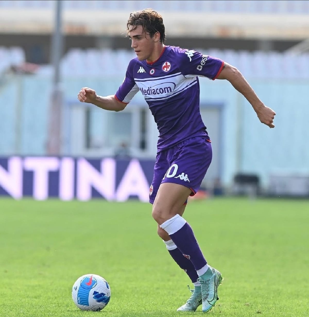 Agostinelli in azione con la Fiorentina