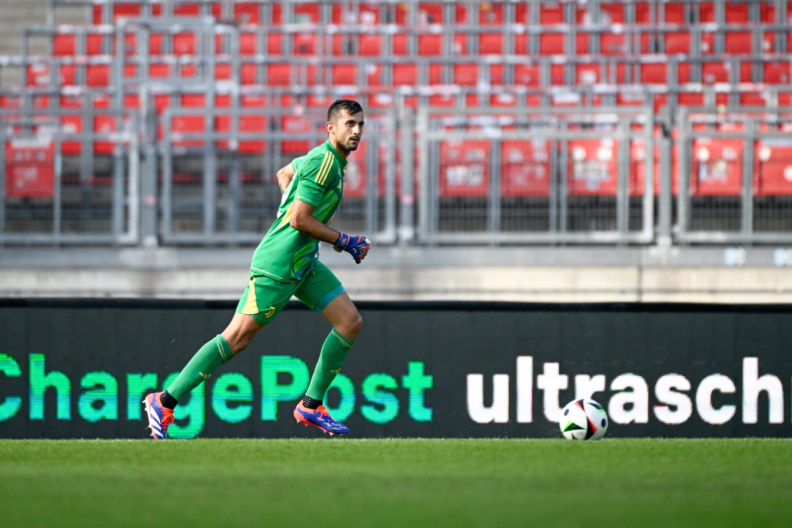 Il portiere della Juventus Perin